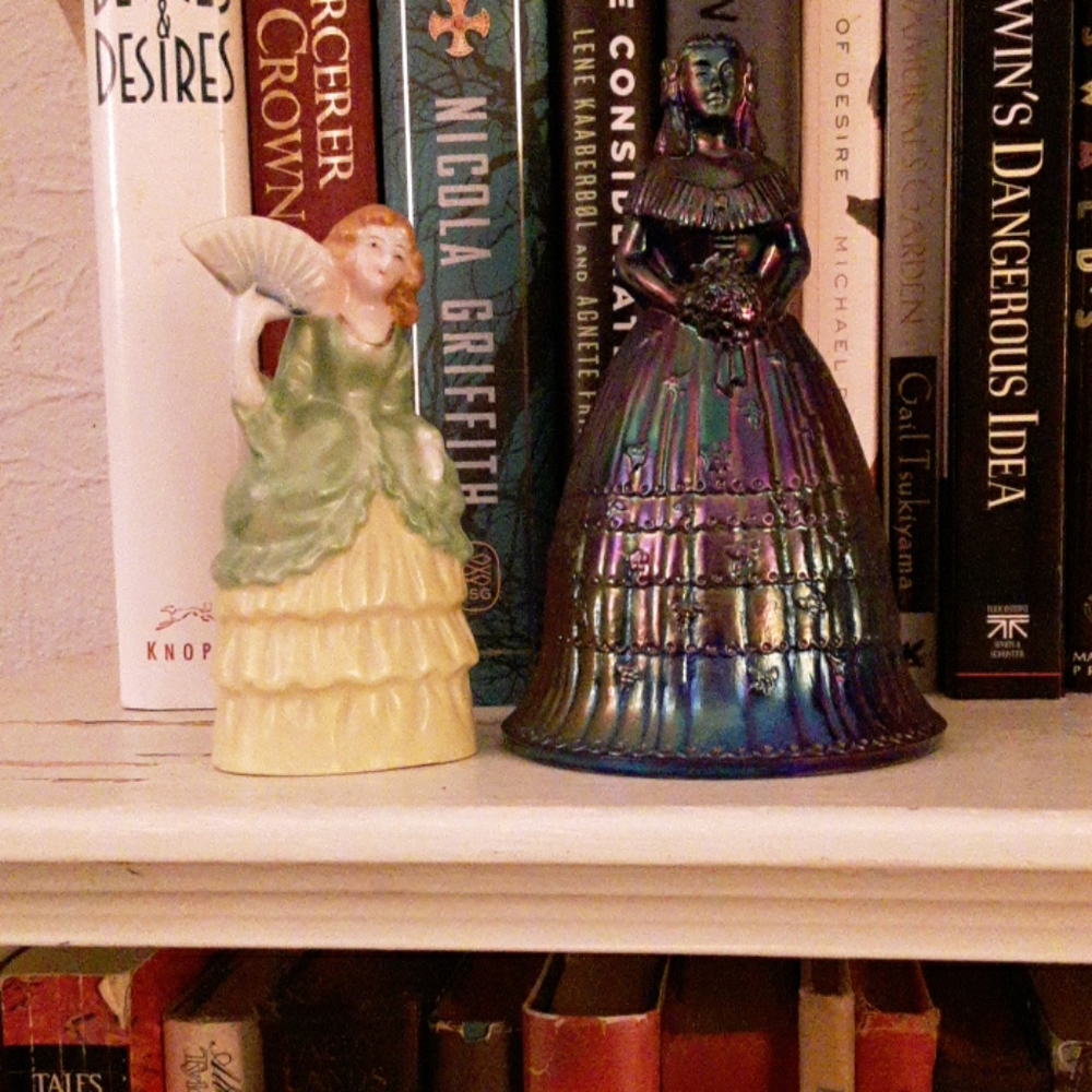 2 antique lady bells - Picture 7 of 7